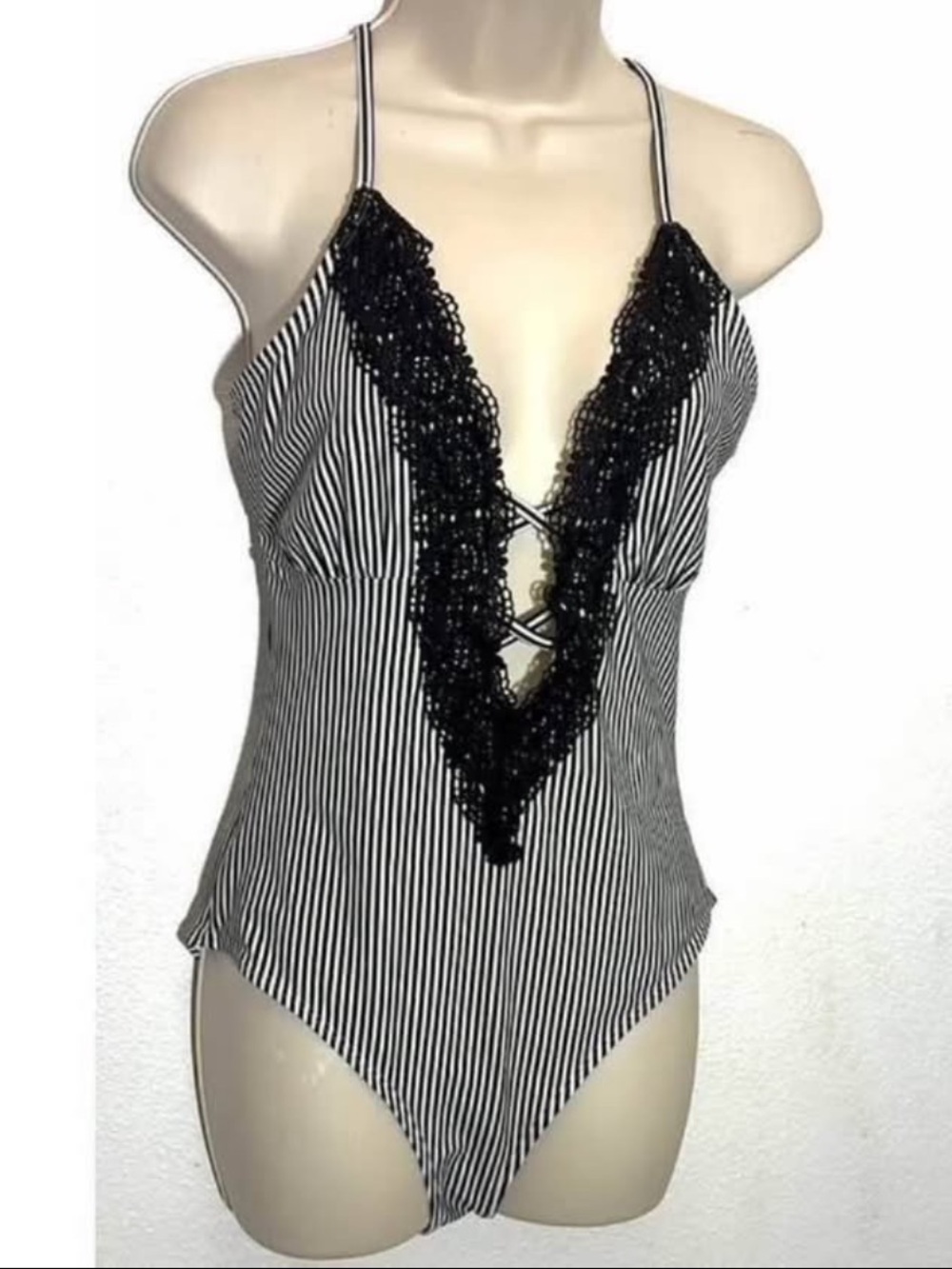 Cupshe Black & White Striped Lace-Trim Plunge one piece Swimsuit Size Large